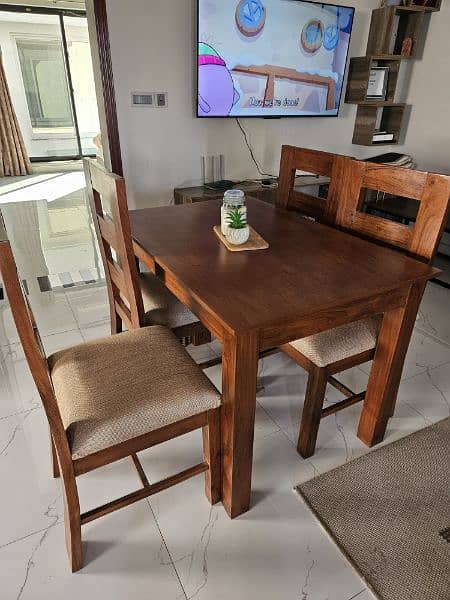 4 seater dinning table 0