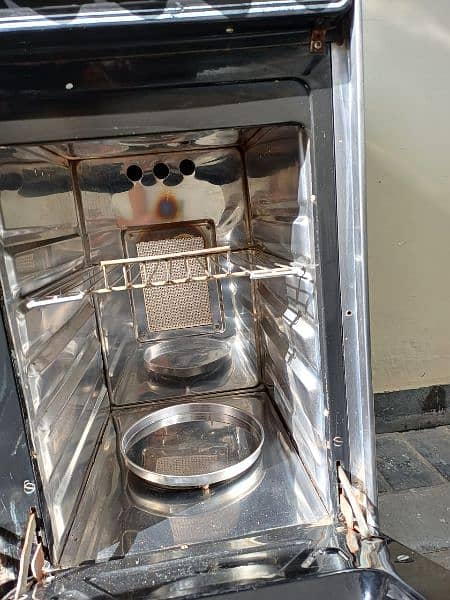 Cooking stove with 5 Burners , Oven and Top glass cover 3