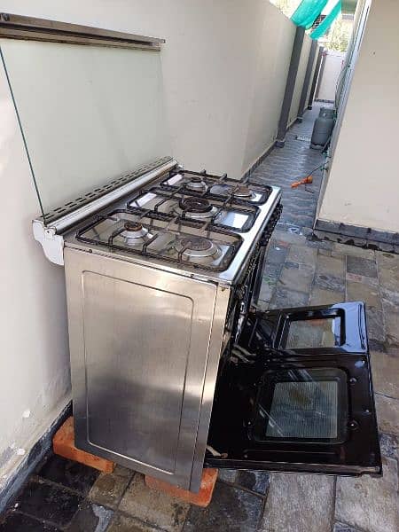 Cooking stove with 5 Burners , Oven and Top glass cover 4