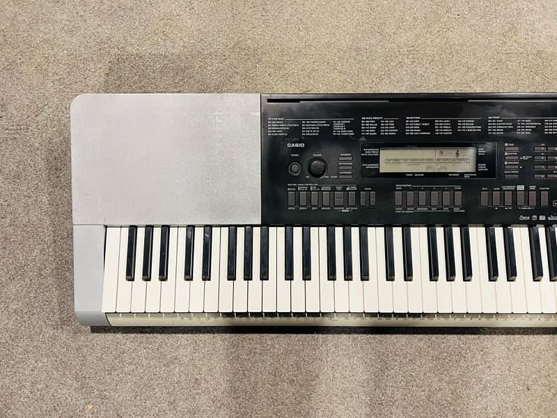 Casio keyboard WK-220 piano Yamaha  Korg Roland Casio kawai M-audio 2