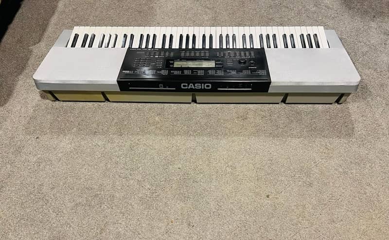 Casio keyboard WK-220 piano Yamaha  Korg Roland Casio kawai M-audio 3