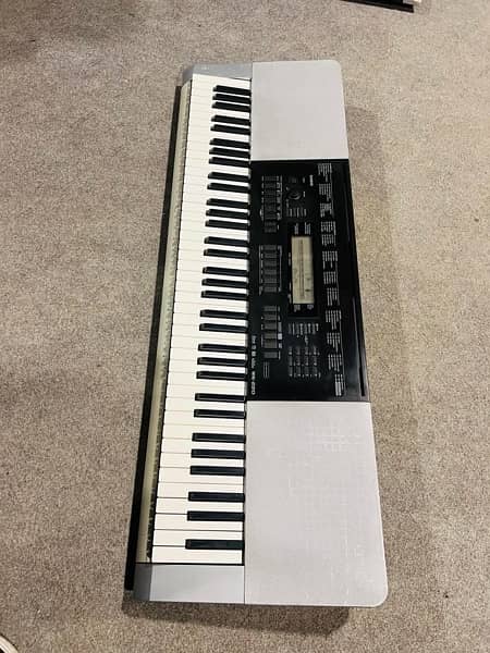 Casio keyboard WK-220 piano Yamaha  Korg Roland Casio kawai M-audio 4
