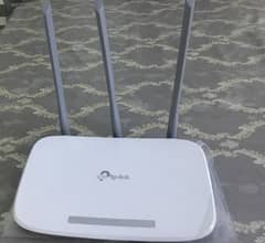 TP-Link 300Mbps Wireless N router (Model No. TL-WR845N)