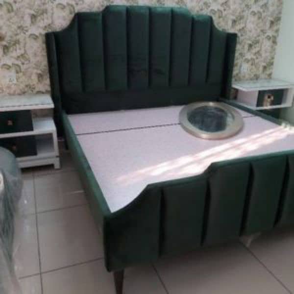 Fine sofa center koi bi purana bed poshish karway 1