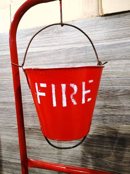 Fire extinguisher Bucket Stand 1