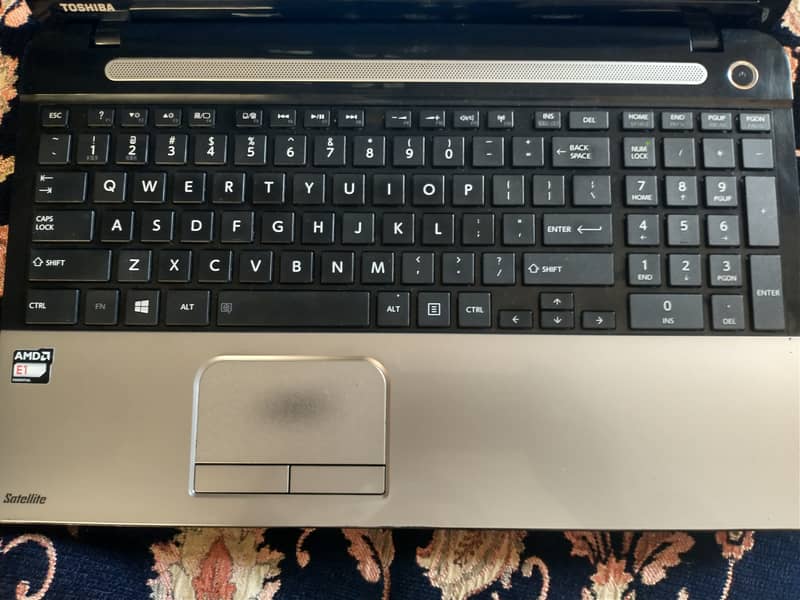 Toshiba Laptop with big crystal clear screen and full size keyboard 1