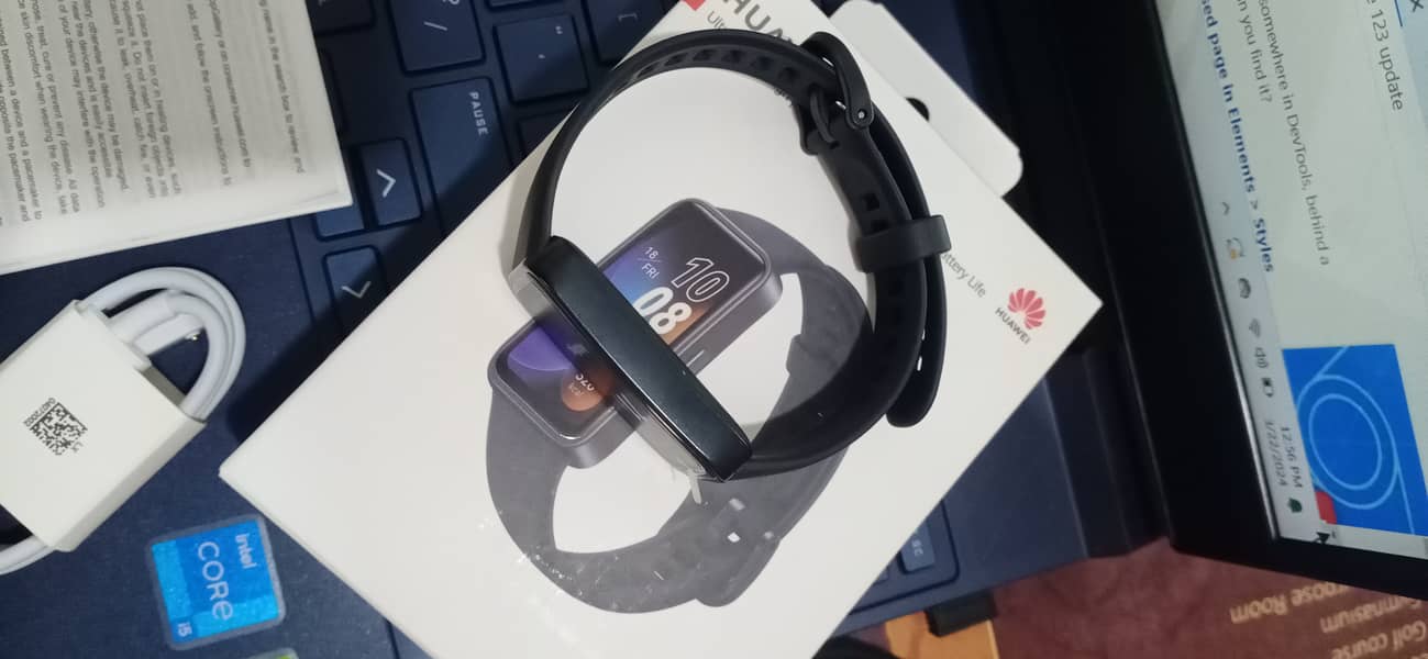 Huawei Band 8 (Smart Watch) Box pack 4