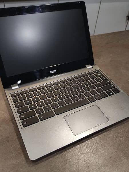 Acer C740 Windows laptop 7