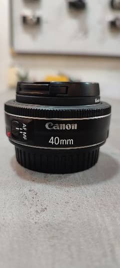 CANON LENS 40mm f 2.8  STM