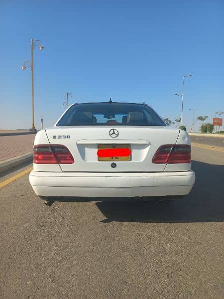 Mercedes E230 6