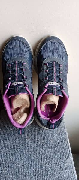 Original Skechers D'luxe Comfort Lace-Up Shoes. 2