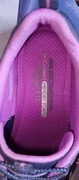Original Skechers D'luxe Comfort Lace-Up Shoes. 4