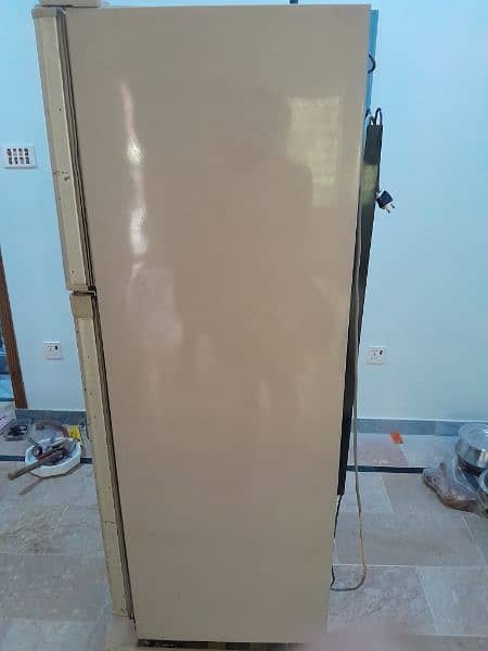 Dawlance Fridge For Sale In Good Condition 4