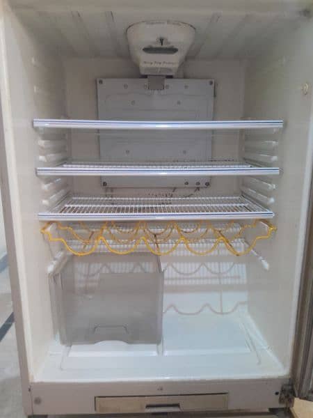 Dawlance Fridge For Sale In Good Condition 11