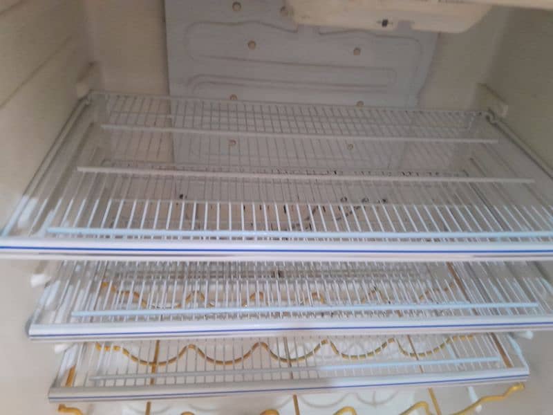 Dawlance Fridge For Sale In Good Condition 12