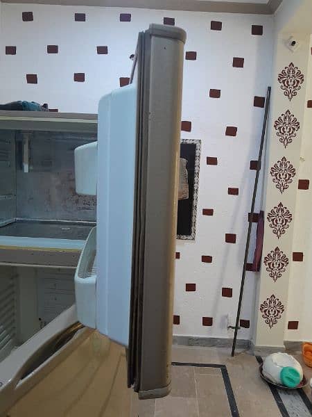 Dawlance Fridge For Sale In Good Condition 18