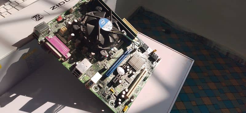 Core i3 3rd Generation Desktop (Processor + Motherboard + DDR3 RAM) 8