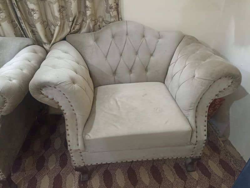 5 seater sofa set for urgent sale 4
