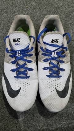 footballb shoes [Nike]
