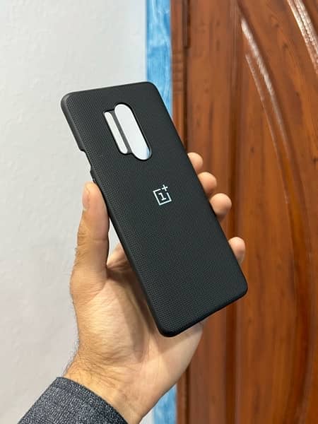 OnePlus 65w/30w Charger and Case 9