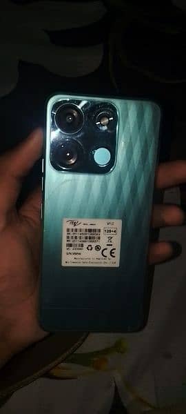 itel a60s 4+4 ram 128 storage with box and charger or 6 months offica 1