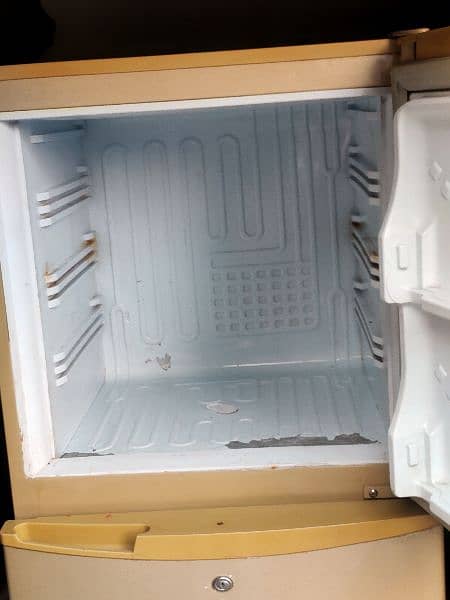PEL refrigerator and freezer 2