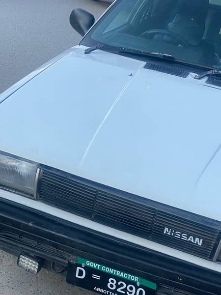 Nissan sunny 1987 model. 3