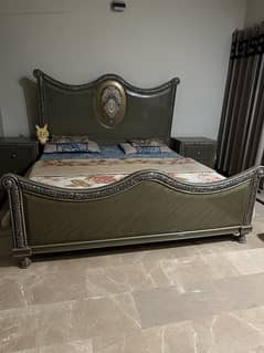 King Size Bed With Side Tables (Deco)