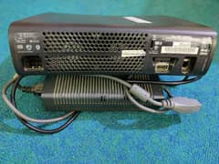 Xbox 360 console - two wired controllers for parts