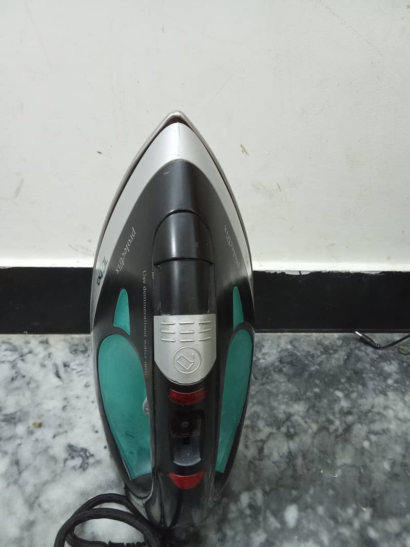 Imported Iron with Turbo Steamer for sale in DHA-2 Islamabad 1