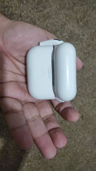 Apple Airpods Pro (2nd Generation) with MagSafe Charging Case (USB-C) 2