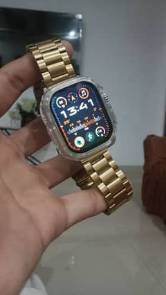 DT900 / ULTRA 9 SMARTWATCH 10/10 CONDITION ORIGINAL WITH GOLD COLOUR