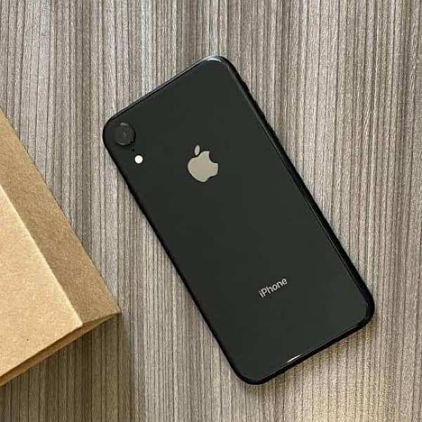 non pta I phone XR condition  10/10 urgent sale battery health 83% 1