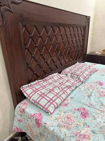 Wooden Bed Set complete/sidetables/dresser/mattress included 2