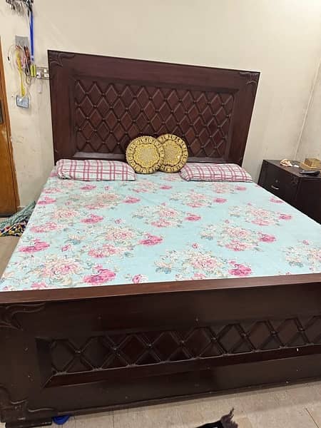 Wooden Bed Set complete/sidetables/dresser/mattress included 5