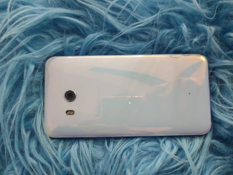 HTC U11 in good condition not open or repair Pta approved official 2