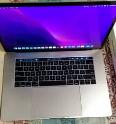 Macbook Pro 15" 2016 A1707 16/256 1st Owner Activated in Jan 2018