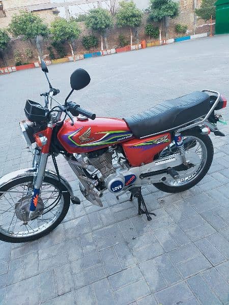 125 Honda Red colour for sell 3