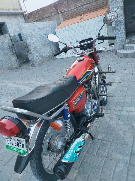 125 Honda Red colour for sell 5
