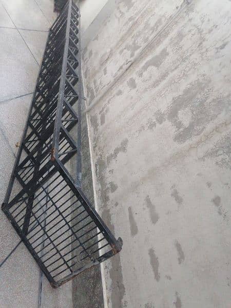100% solid and strong iron stair. 9