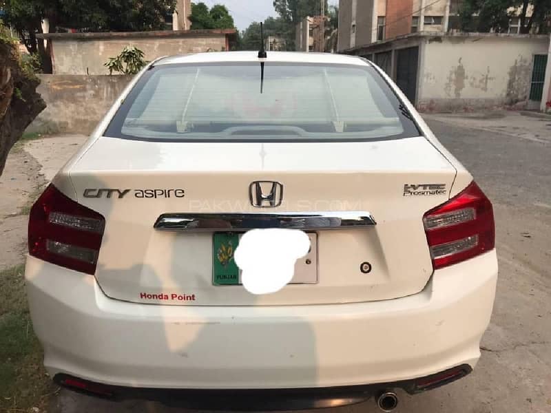 Demand  36 lac Honda City Aspire Prosmatec 1.3 2015 white 7