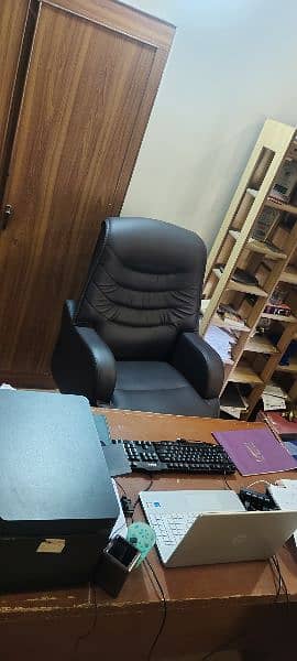 Outclass New Office Chair 1