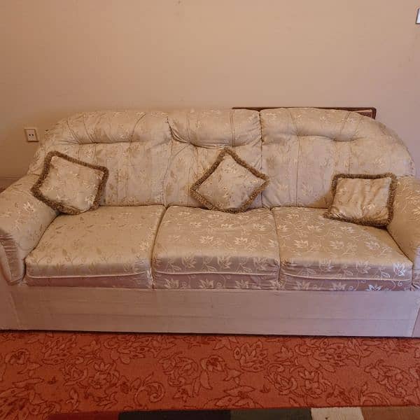 Beautiful 7 seater Sofa set 0