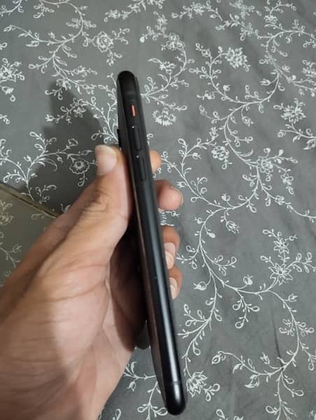 iPhone XR 64 gb Jv 10/10 condition 3