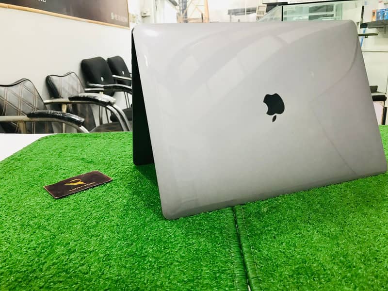 Apple  Macbook Pro 2018 Core i7 Space Gray 1