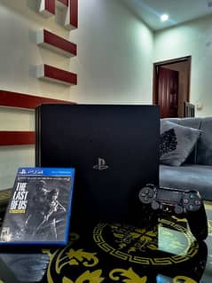 PLAYSTATION 4 PRO with box very good condition