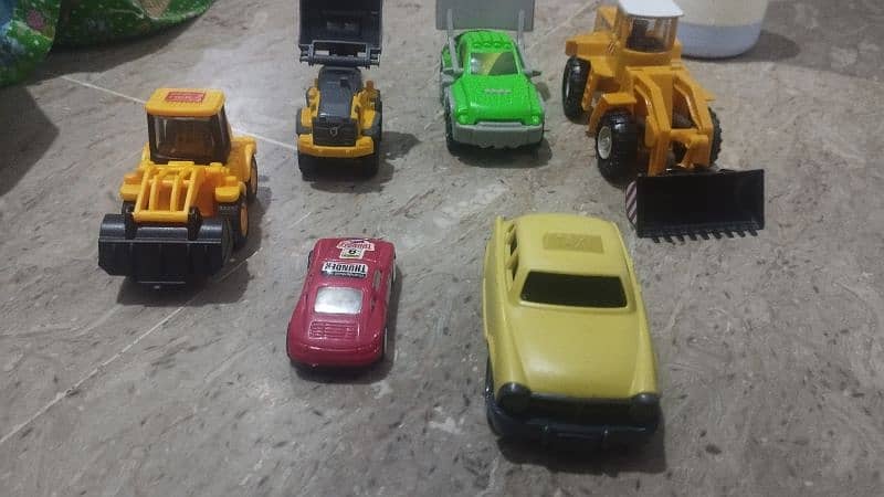 TOY CARS, ACTION FIGURES, TRUCK 1