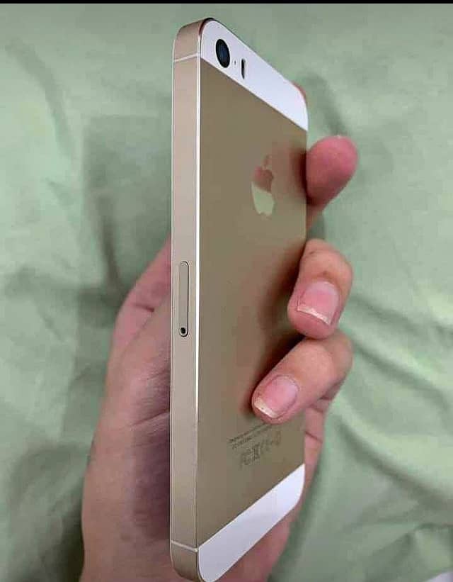 iphone5s pta aproved orignal penal no repair new condition 03054350842 1