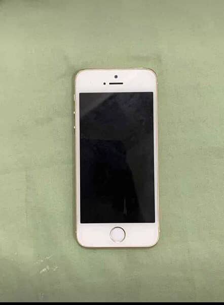 iphone5s pta aproved orignal penal no repair new condition 03054350842 3