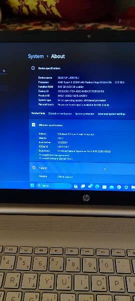 10th Generation HP Laptop 8/512 GB SSD,Open Box 1 year use + Cover 8
